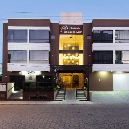 Apartamento Economico Para 4 Pessoas Em 봄비나스 외부 사진